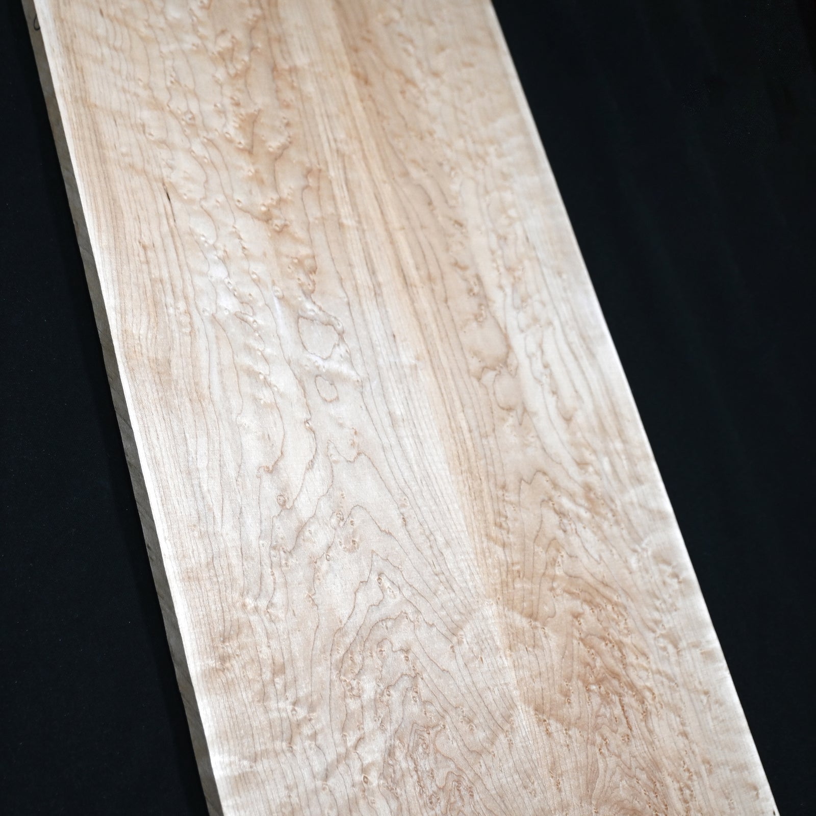 ブックマッチ – DEEP WOOD バーズアイメイプルトップ材 5A以上 家具